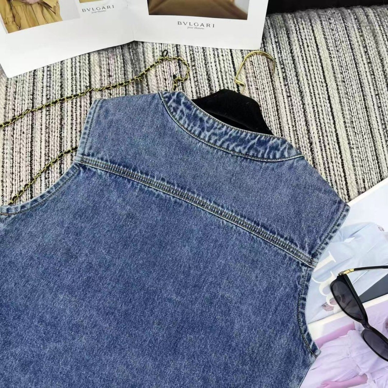 Ch**el jeans